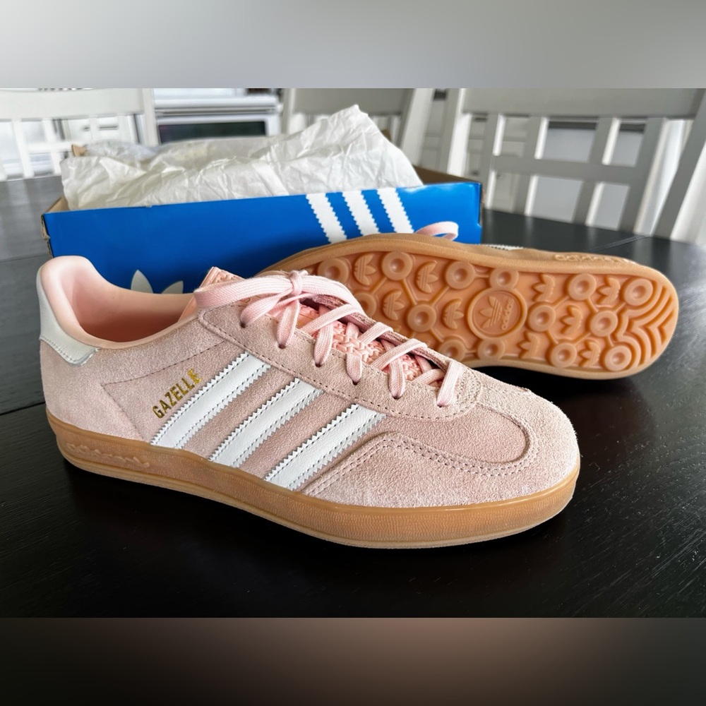 Adidas gazelle indoor Sandy Pink, white and gum